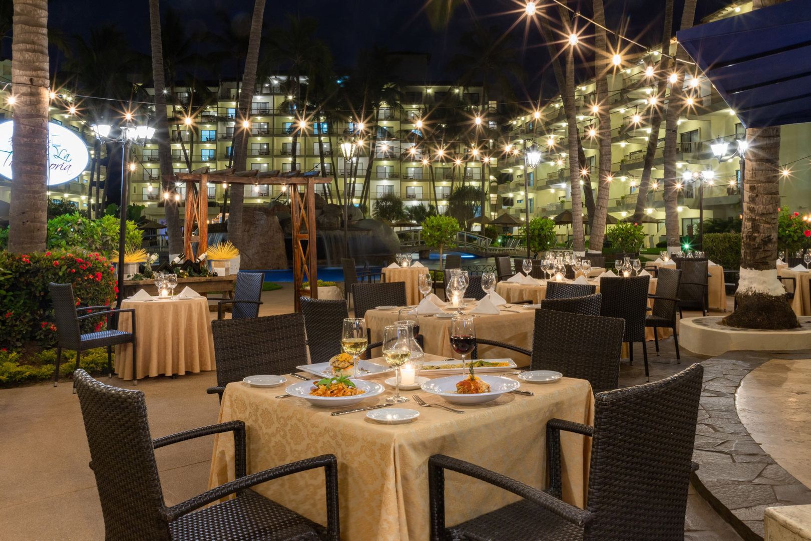 villa-del-palmar-puerto-vallarta-trattoria-3.jpg