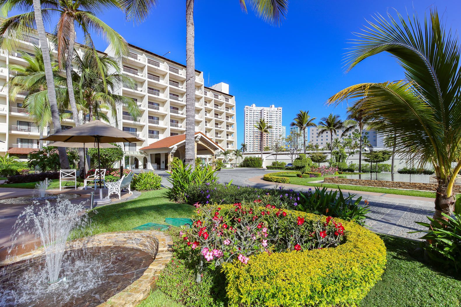 villa-del-palmar-entrance-2.jpg