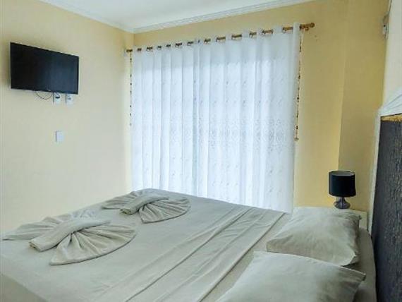 30d407ae-c777-42ab-9c9f-d9dfc5d7d751.jpg