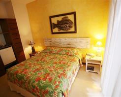 QUARTO DUPLO COM VARANDA