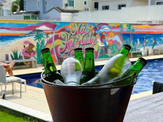 bar e piscina baixa.jpeg