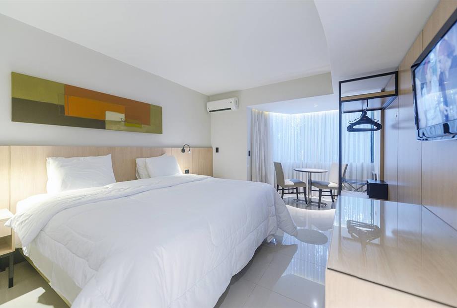 quarto 334 a hotel rafaim.jpg