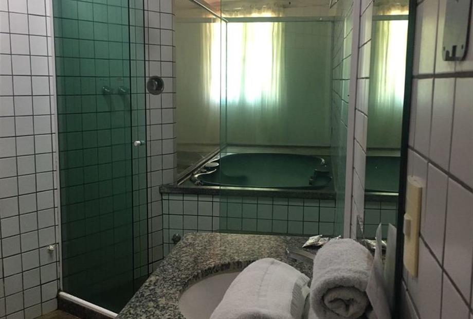 quarto com jacuzzi quarto 121 foto6.jpeg