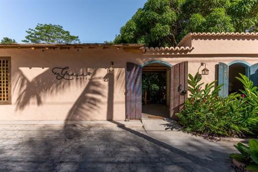 entrada do hotel.jpg