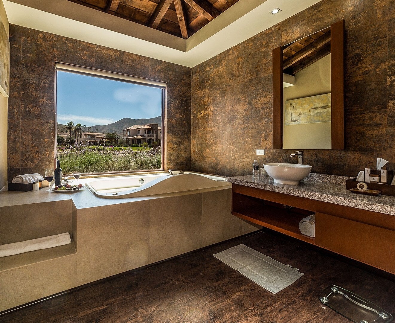 Master Suite. - ec-suites-mastersuite3-7030_08082018104004.jpeg