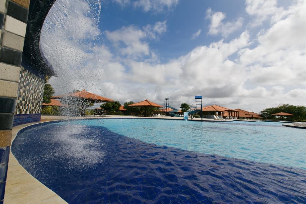 PISCINA.jpg
