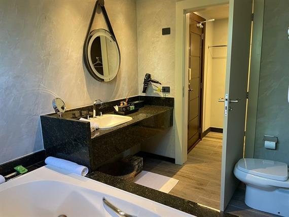 banheiro interior.jpg