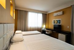 Superior Fundos Vista Piscina