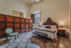 SUITE COLONIAL