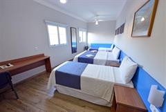 Econômico Quádruplo - Cama de Casal + Camas de Solteiro