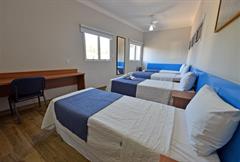 Econômico Quádruplo - Camas de Solteiro