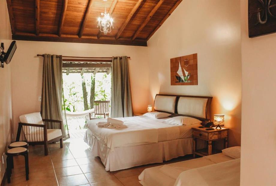 Quarto Quádruplo com Vista do Jardim-2.jpg