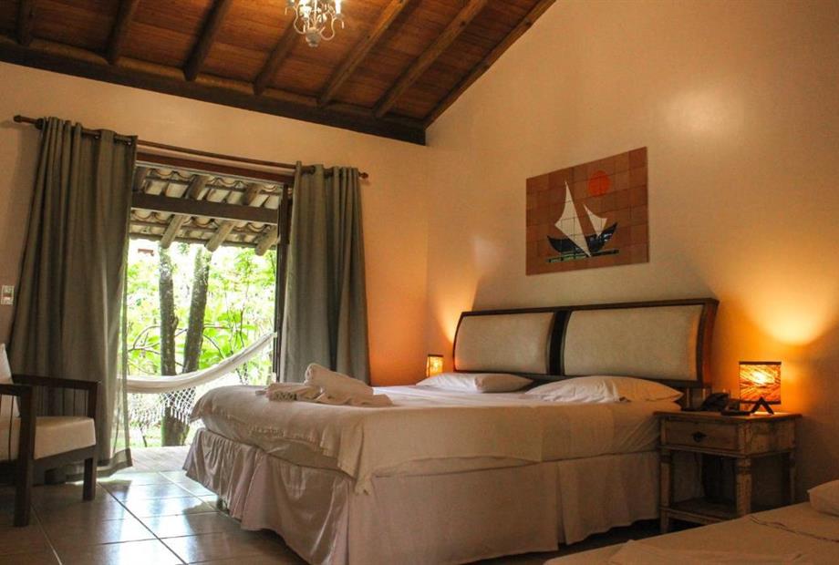 Quarto Quádruplo com Vista do Jardim-6.jpg