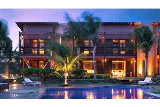 piscina di notte base.jpg