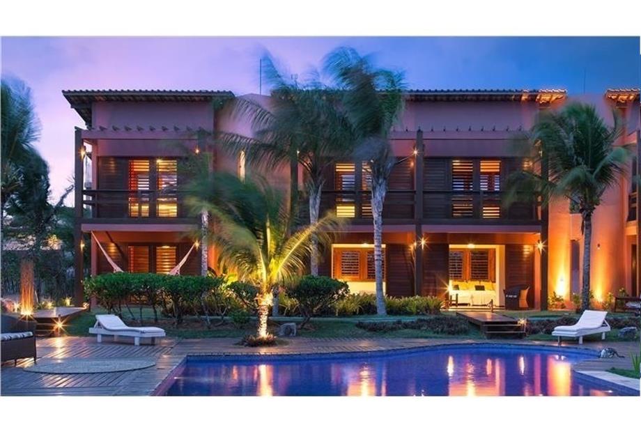 piscina di notte base.jpg