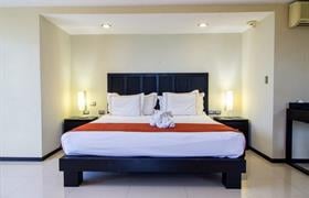 MASTER SUITE of Hotel El Español Paseo de Montejo by Kavia