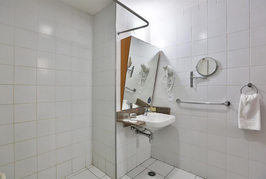 sesd - superior queen pcd - banheiro (3).jpg