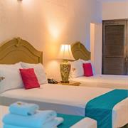 Estándar Familiar 3 Camas Matrimoniales