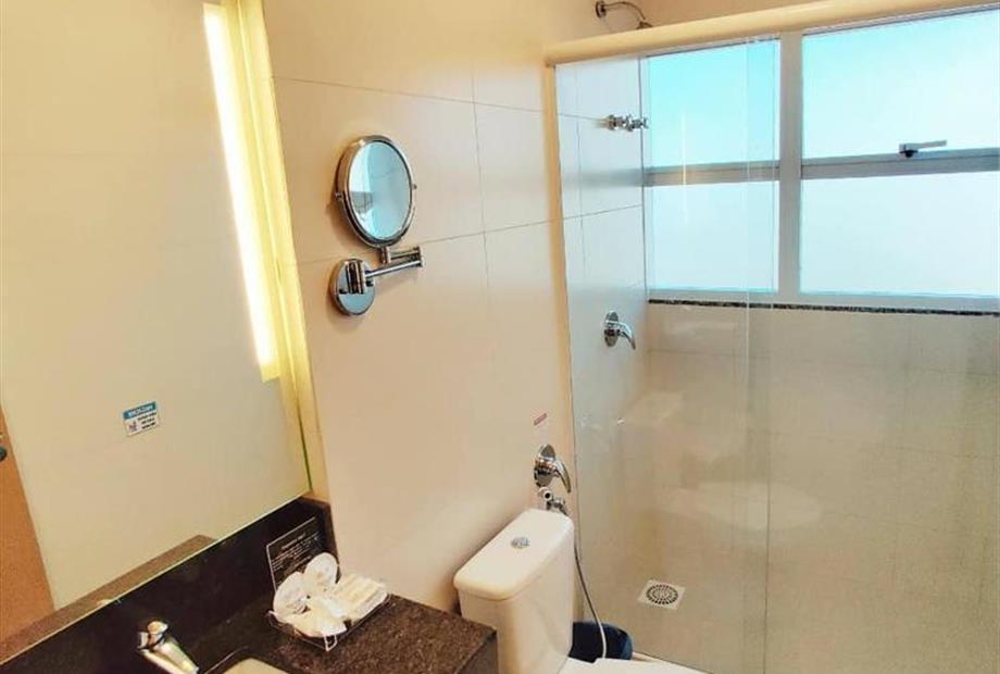 Quarto Deluxe com 2 Camas de Solteiro-2.jpg