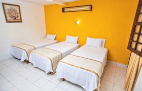 Triple Single Room. of Hotel Santa Lucía by Kavia