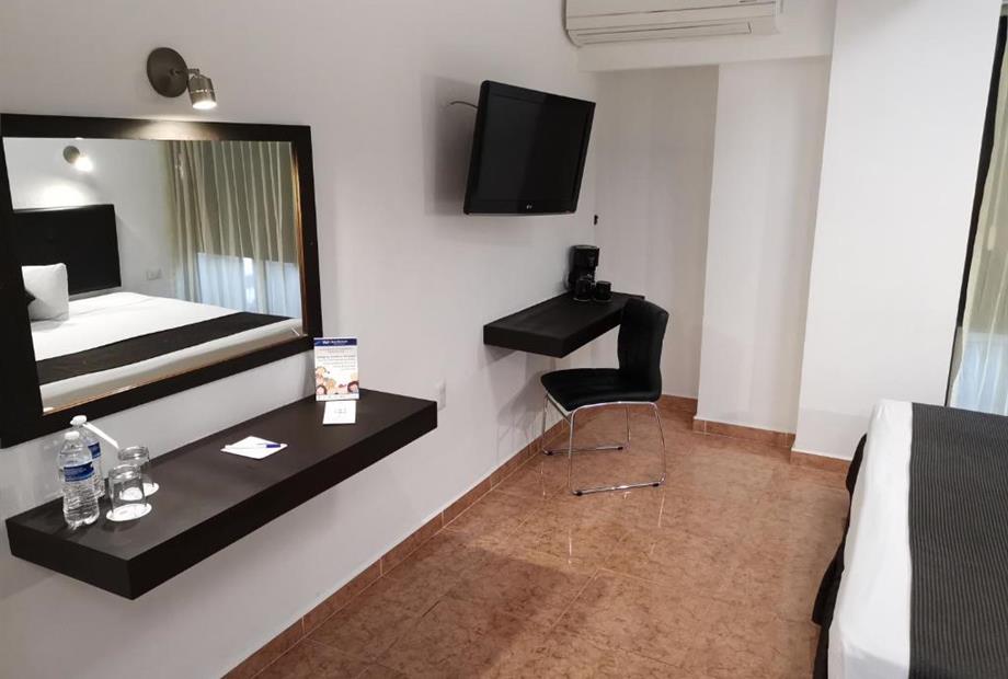 Quarto Deluxe com Cama King-size-9.jpg