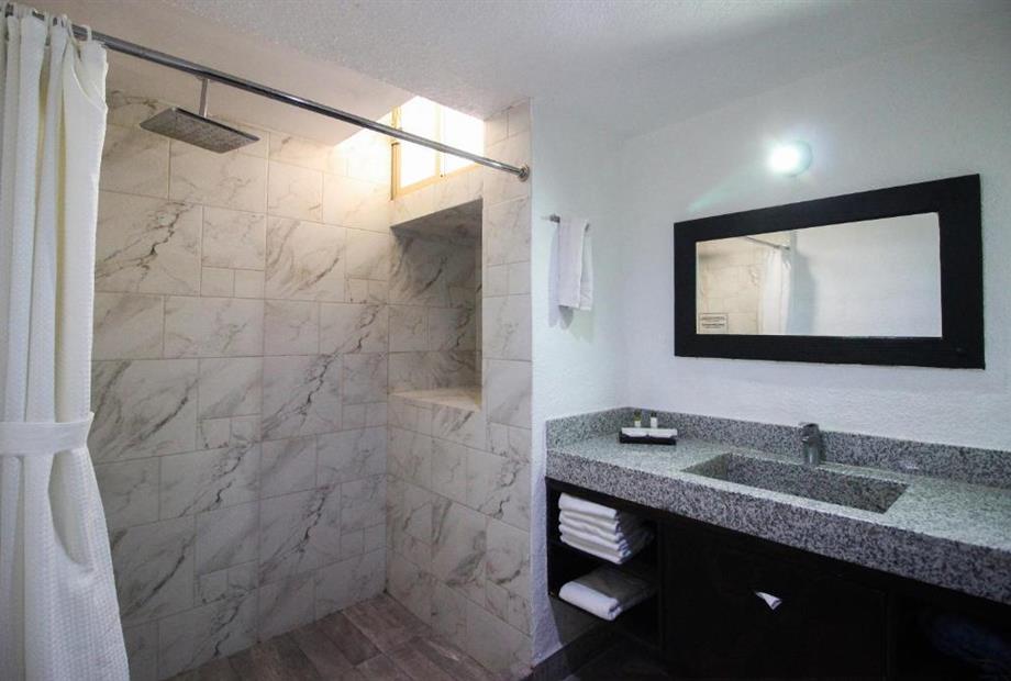 Quarto Deluxe com Cama King-size-13.jpg