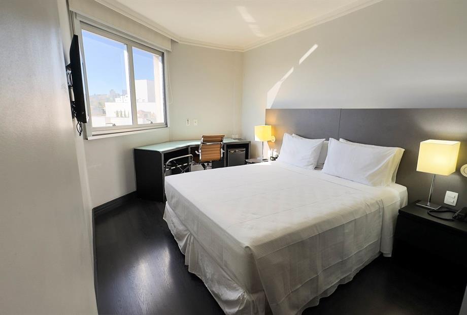 quarto cama queen 1.jpg