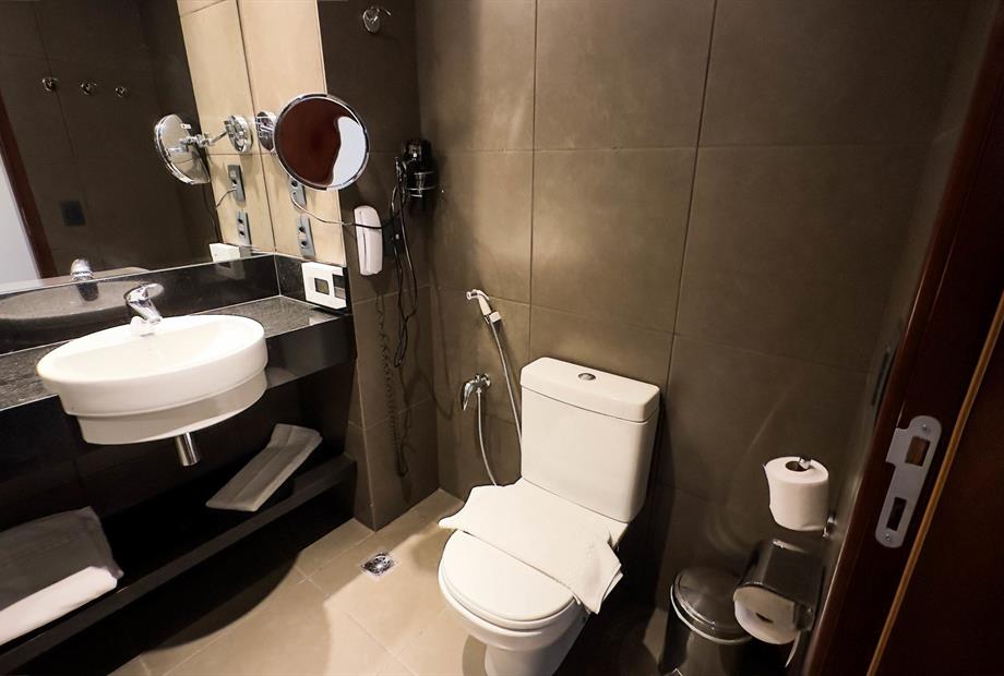 banheiro cama king 1.jpg