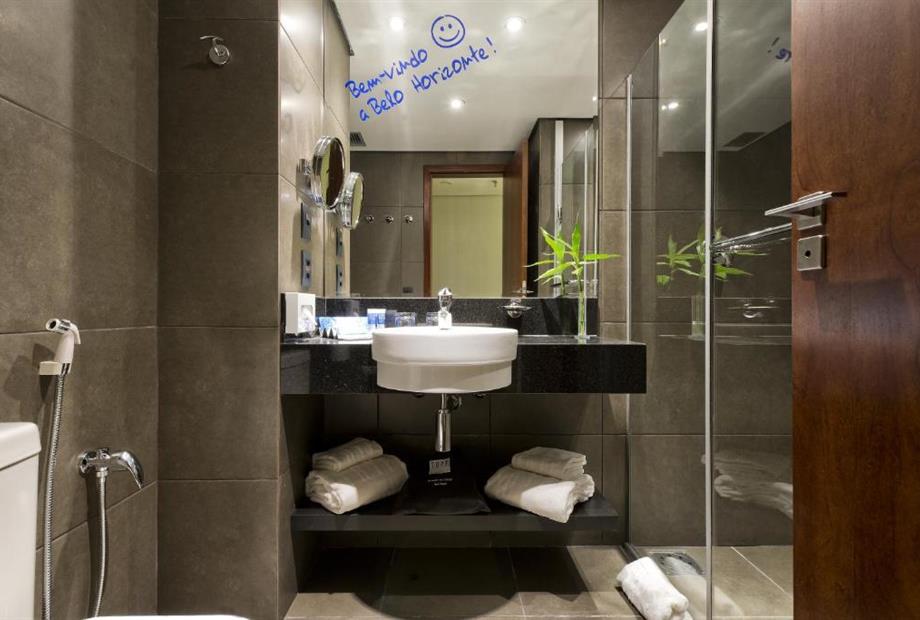 Quarto Deluxe com 2 Camas de Solteiro-6.jpg