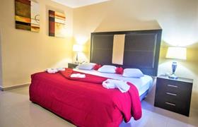 King-Size Suite of Hotel Plaza Mirador by Kavia