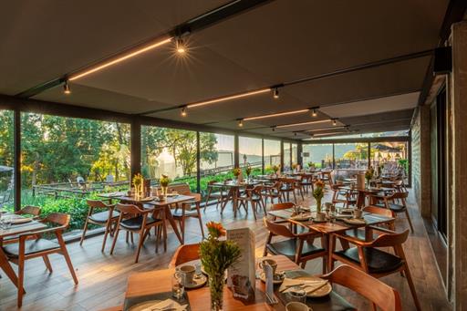 cafe chateau (8).jpg