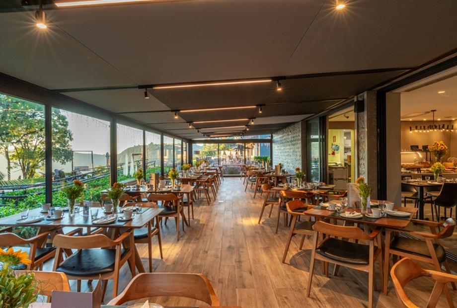 cafe chateau (7).jpg