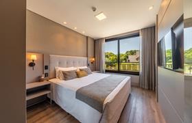 Suite of Hotel Chateau Laghetto Collection