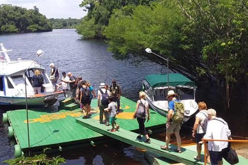 embarque lancha rapida grupo 2.jpeg