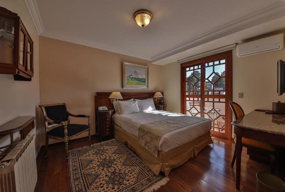 Quarto Premium com Varanda-2.jpg