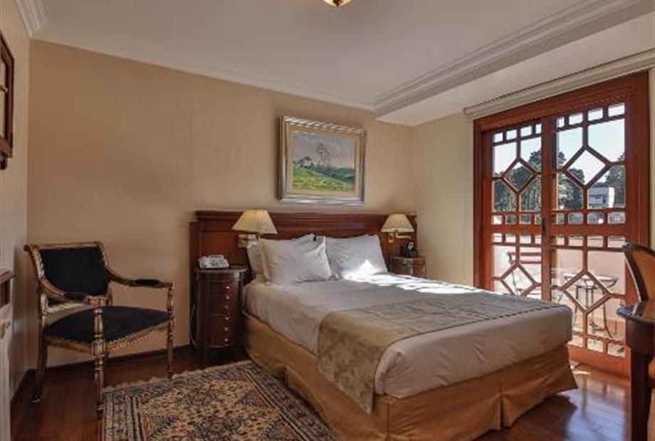 Quarto Premium com Varanda-4.jpg