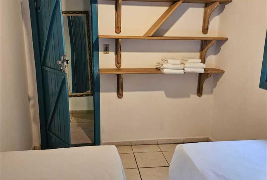 prateleira quarto solteiro.jpg