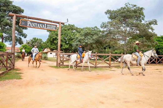 hotel passeio a cavalo 2_23_11zon.jpg