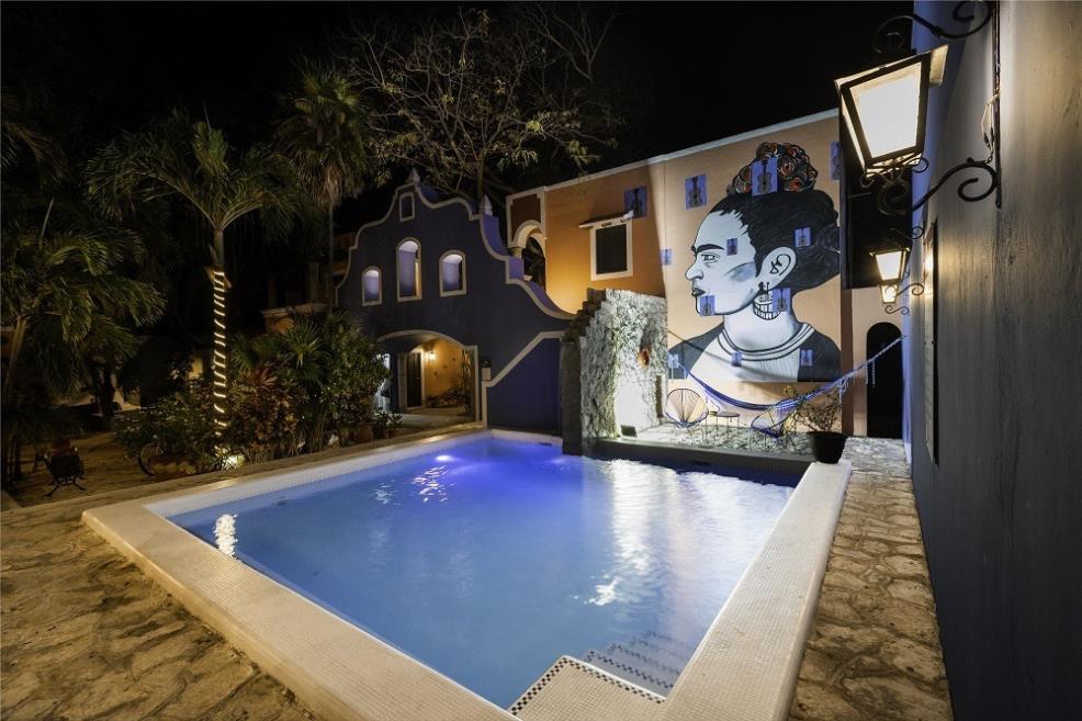 casa de las flores exterior 2.jpg