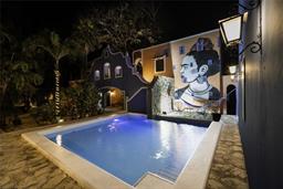 casa de las flores exterior 2.jpg