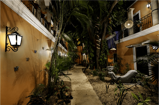 casa de las flores exterior.jpg