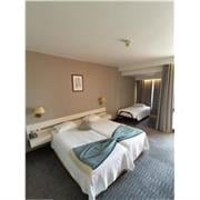 Estudio (2 adultos + 2 crianças)