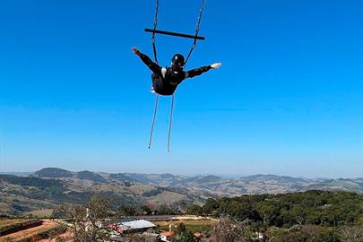 colina dos sonhos - balanço radic.jpg