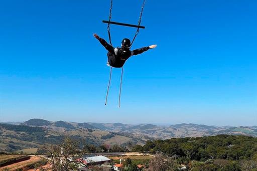 colina dos sonhos - balanço radic.jpg