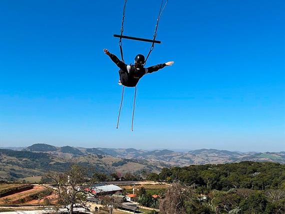 colina dos sonhos - balanço radic.jpg