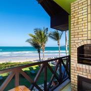 Apartamento Frente Mar com 02 dormitórios