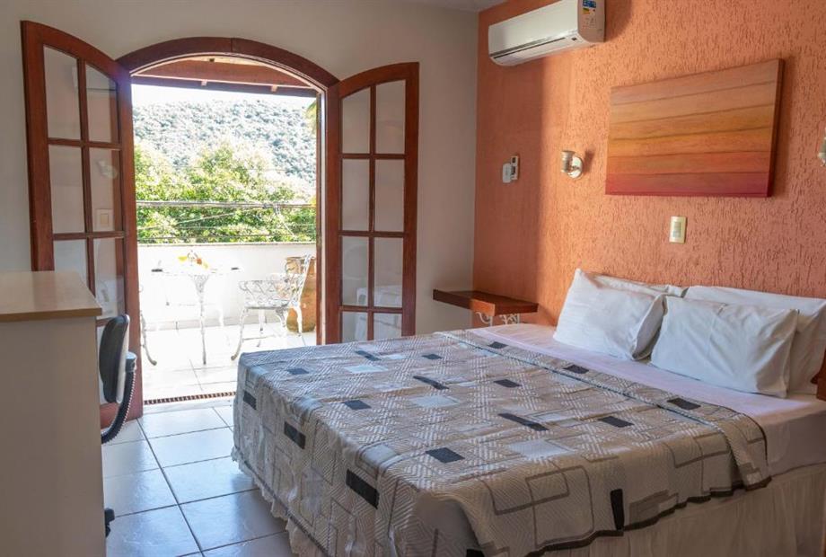 Quarto Duplo Deluxe com Varanda-3.jpg