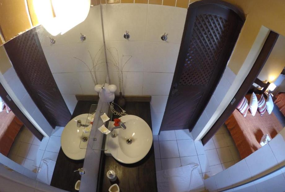 Chalé (2 Adultos)-9.jpg