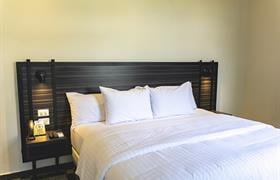 Standard queen room of Hotel La Nacional By Kavia