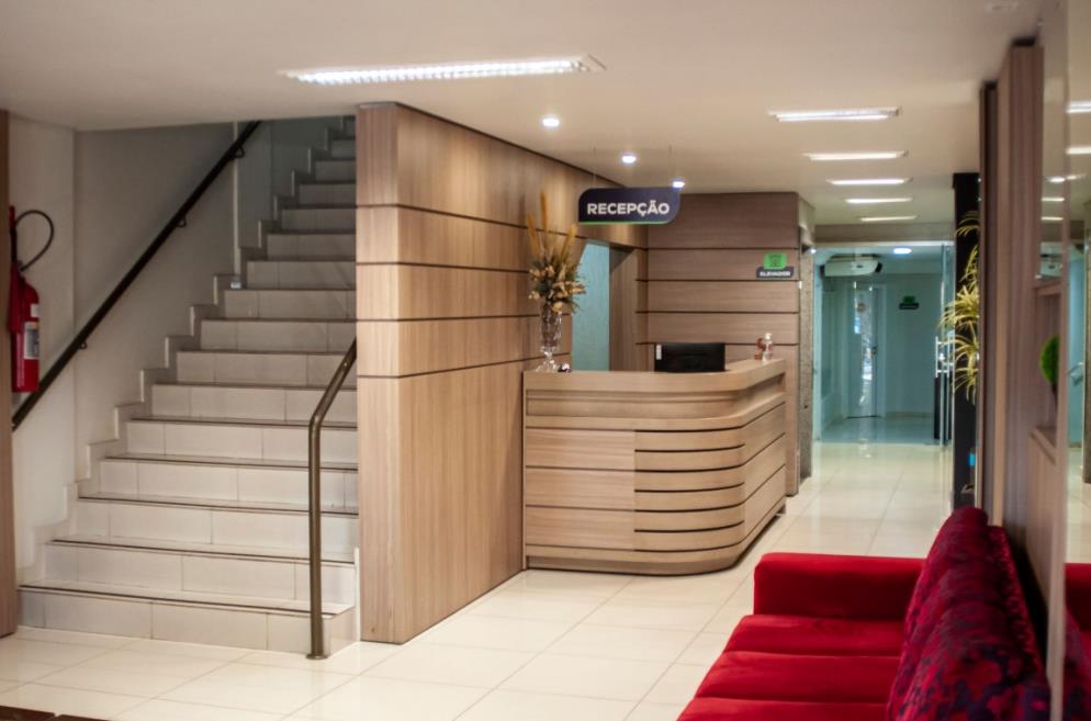 recepção h otel 2.jpg